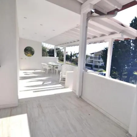 بيت للعطل White